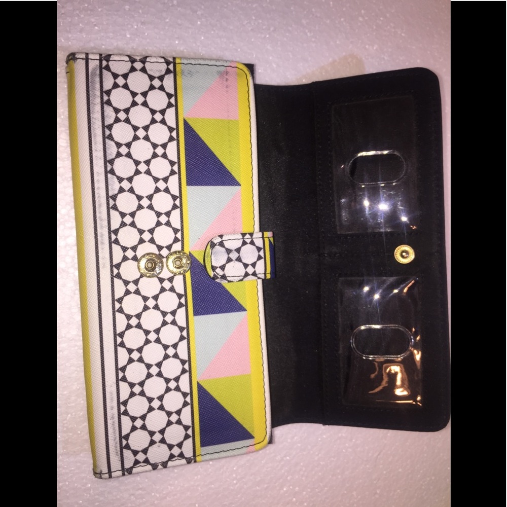 Safe Keeper Geometric Design Wallet - Picture 7 of 12